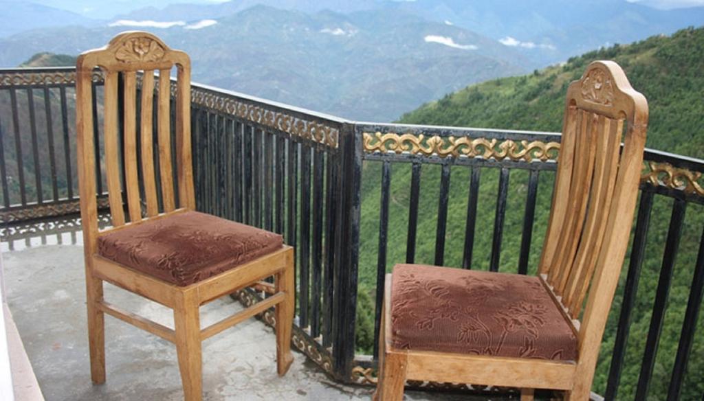 Cozy Swiss Meadows Hotel Khajjiar Exterior photo