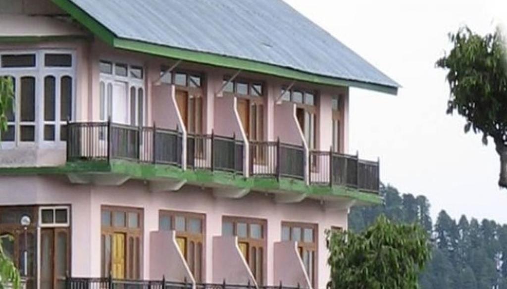 Cozy Swiss Meadows Hotel Khajjiar Exterior photo