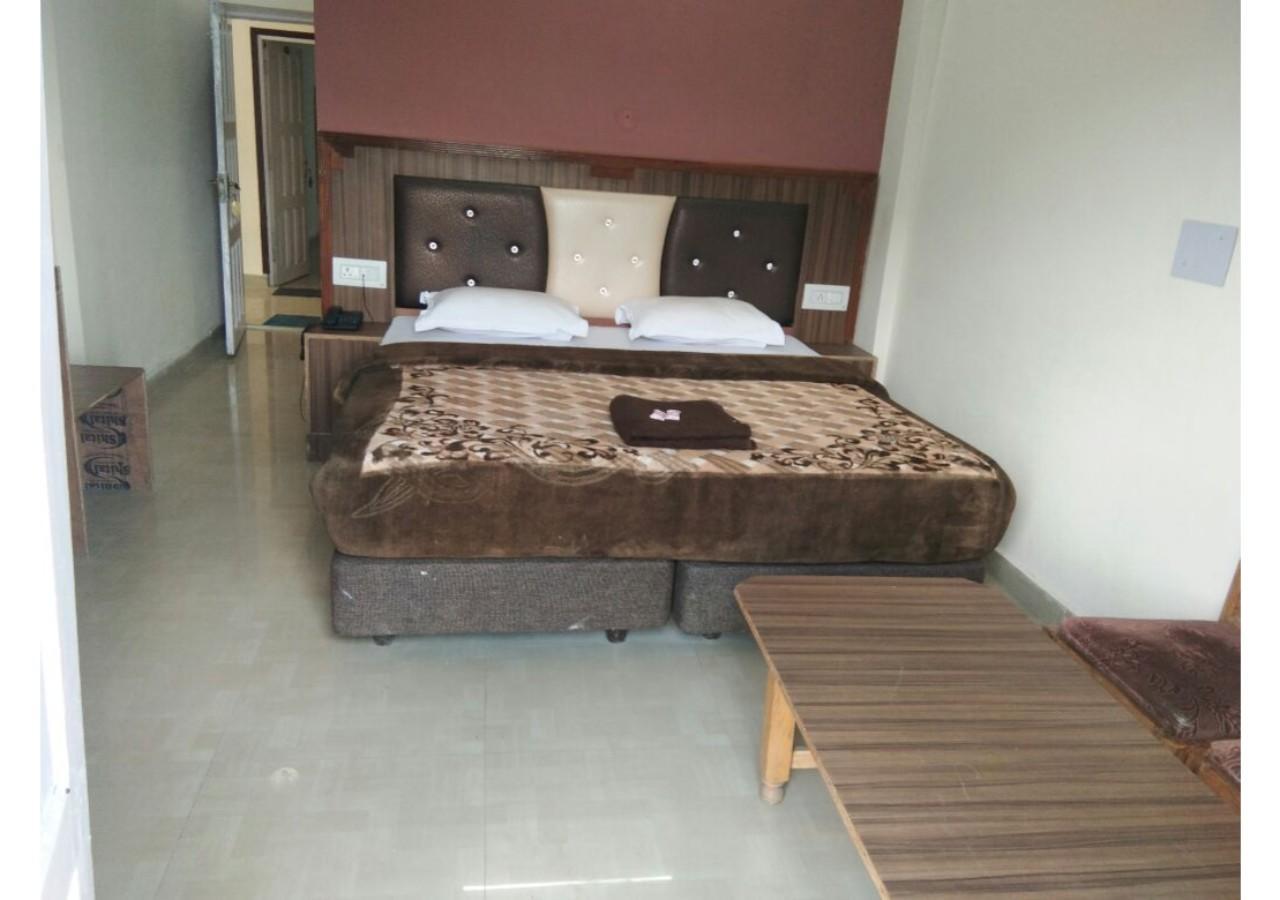 Cozy Swiss Meadows Hotel Khajjiar Exterior photo